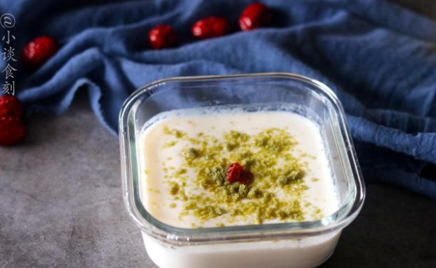 家里有牛奶的，教你做一道“宮廷小吃”，軟嫩鮮甜，孩子特別愛吃